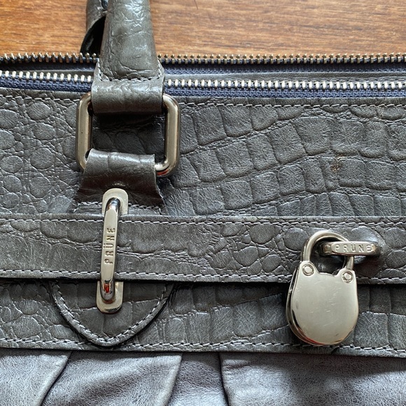 Genuine leather tote /duff bag /weekend bag - Picture 8 of 13